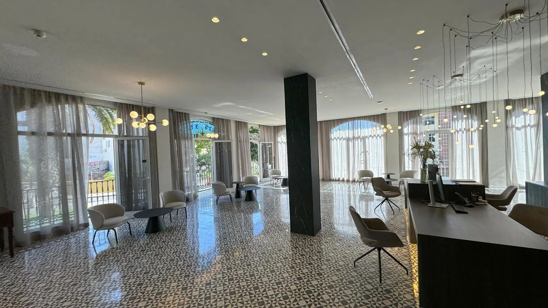 Hotel Reveron Plaza Los Cristianos