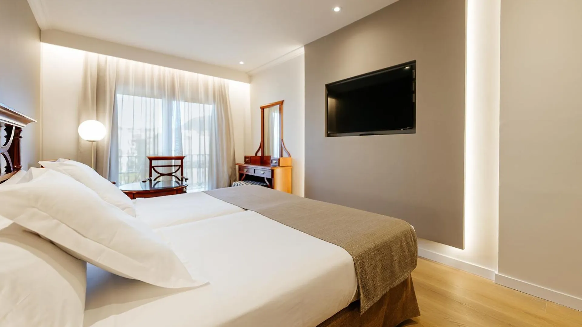 Hotel Reveron Plaza Los Cristianos  Los Cristianos (Tenerife)