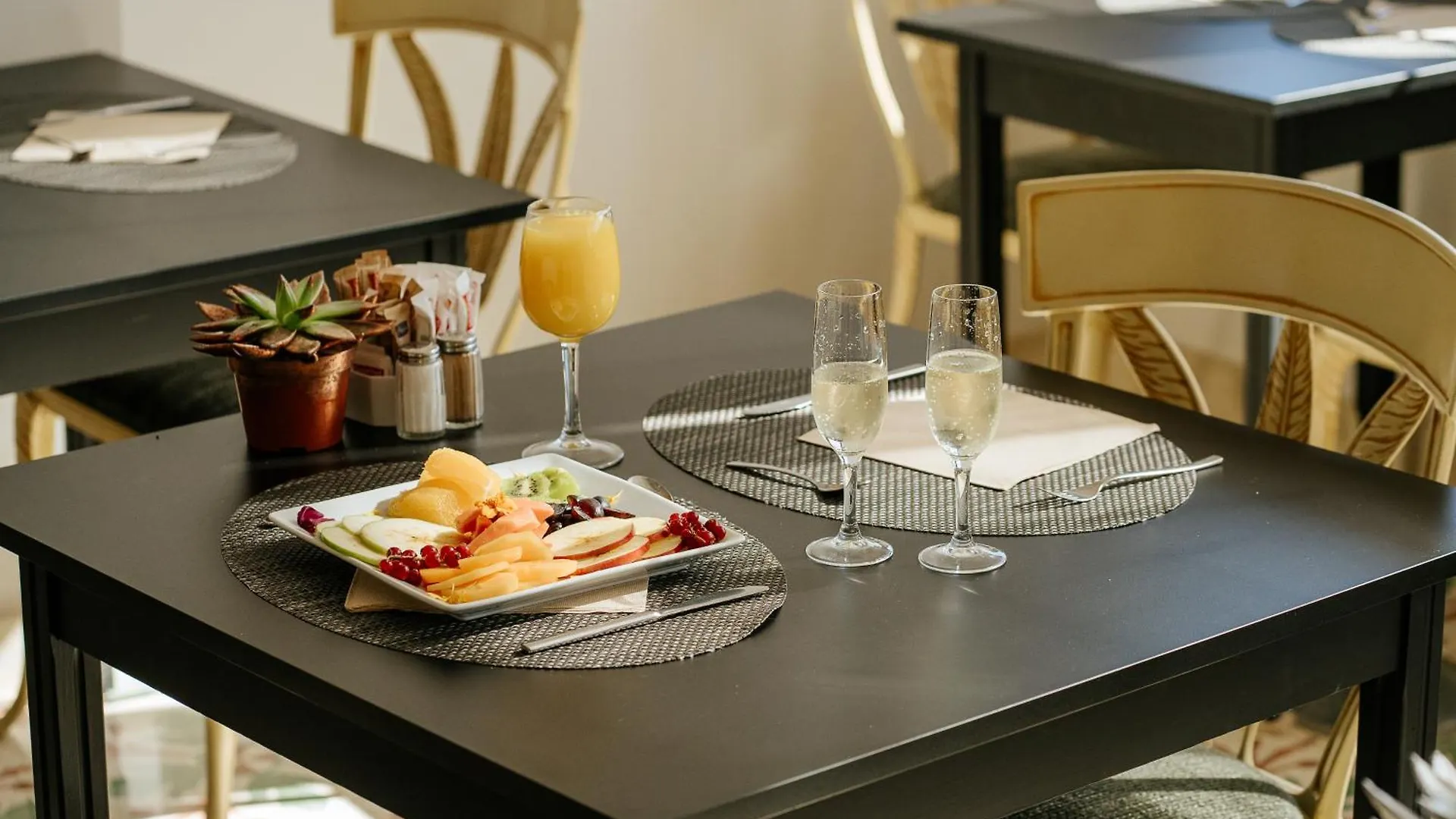 Hotel Reveron Plaza Los Cristianos  4*, Los Cristianos (Tenerife)