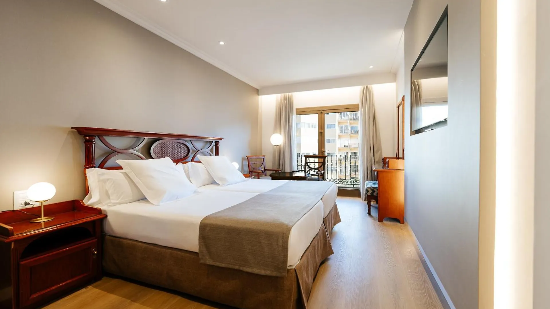 Hotel Reveron Plaza Los Cristianos  Los Cristianos (Tenerife)